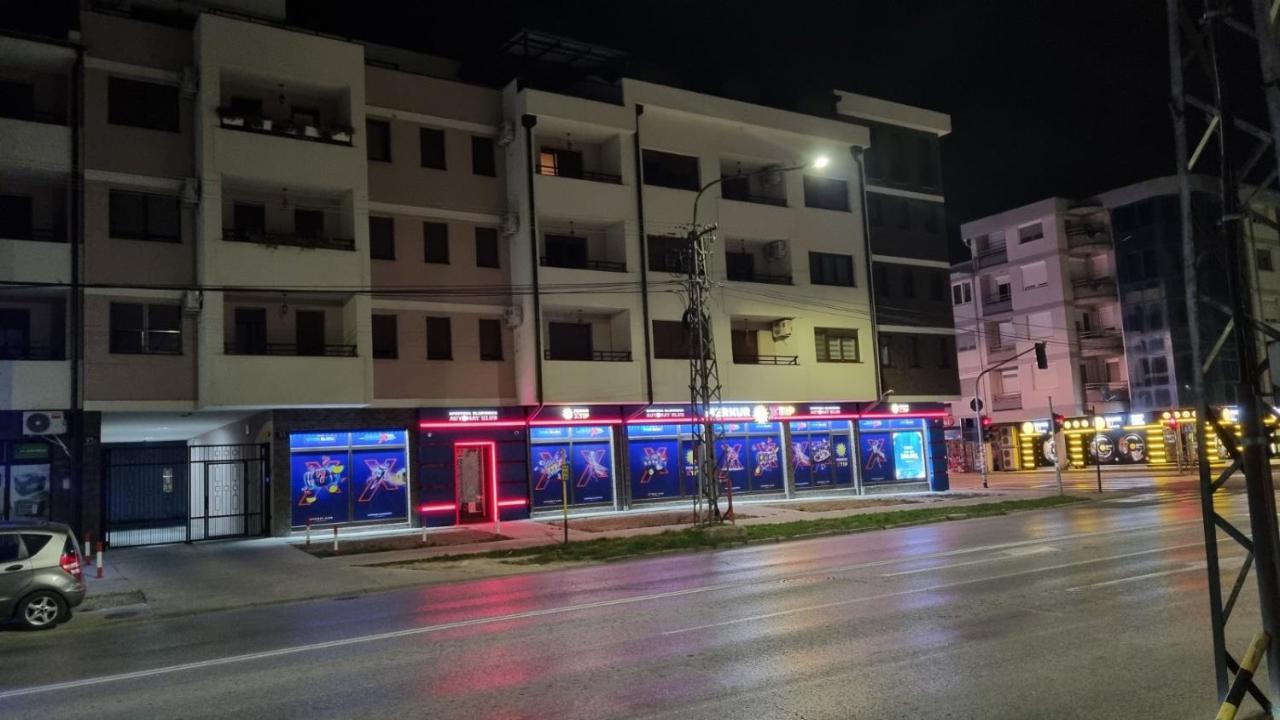 Apartman Lux-Besplatno Koriscenje Zasebne Garaze Sremska Mitrovica Exterior foto